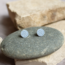 Load image into Gallery viewer, Tiny Shell Studs